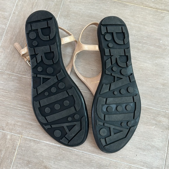 Prada Triangle Logo T Strap Patent Leather Thong Flat Sandals Size 37 - Picture 4 of 9